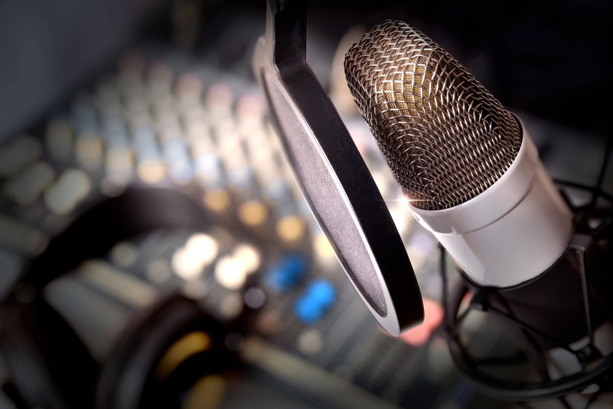 Podcasting 101 – Master the Art of Thought Leadership Through Podcasting!